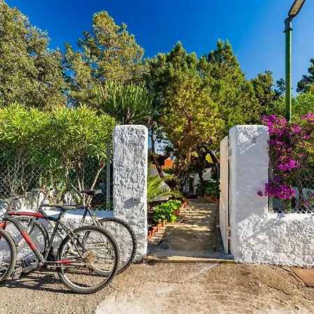 Sos Dorroles Motoparking Apartment Cala Gonone