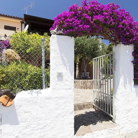 Sos Dorroles Motoparking Apartment Cala Gonone